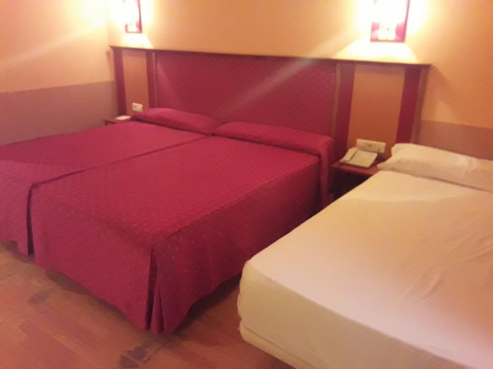Hotel Fuente Las Piedras Cabra Eksteriør bilde