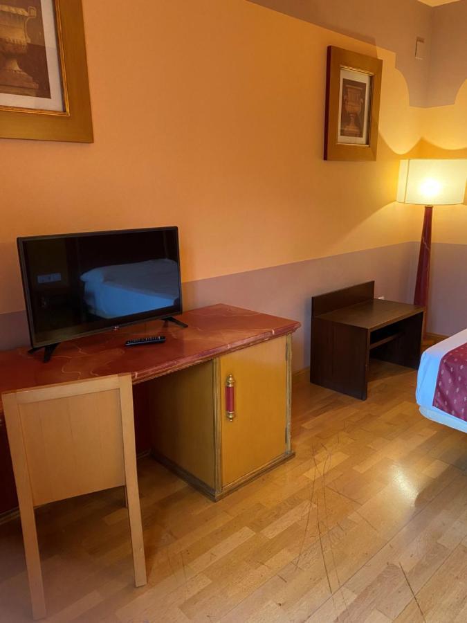 Hotel Fuente Las Piedras Cabra Eksteriør bilde