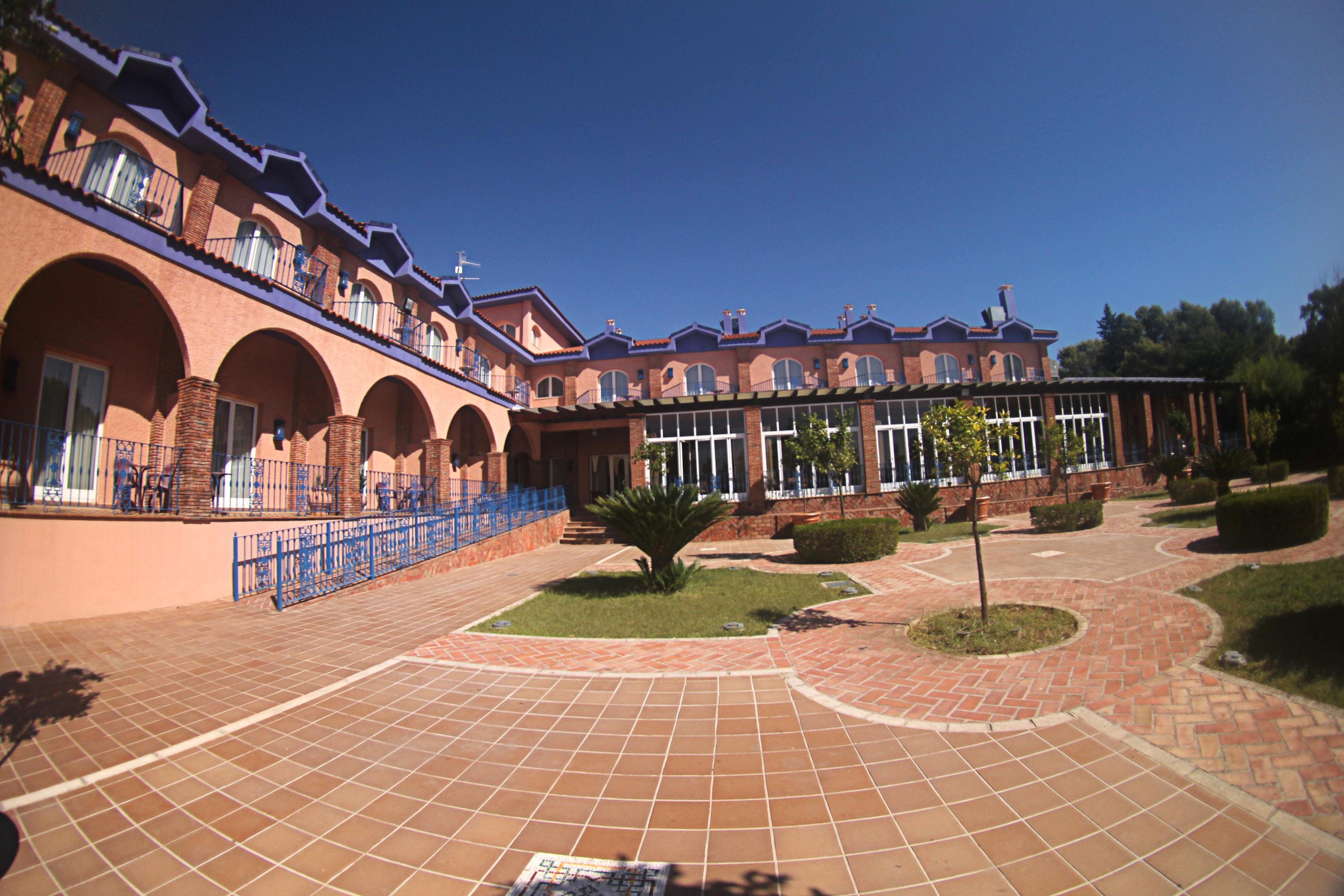 Hotel Fuente Las Piedras Cabra Eksteriør bilde