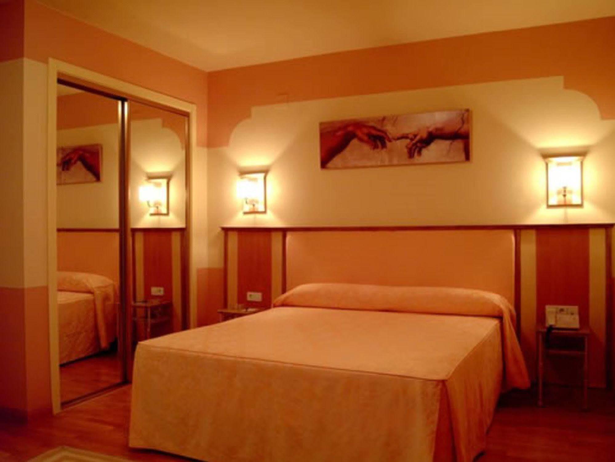 Hotel Fuente Las Piedras Cabra Eksteriør bilde