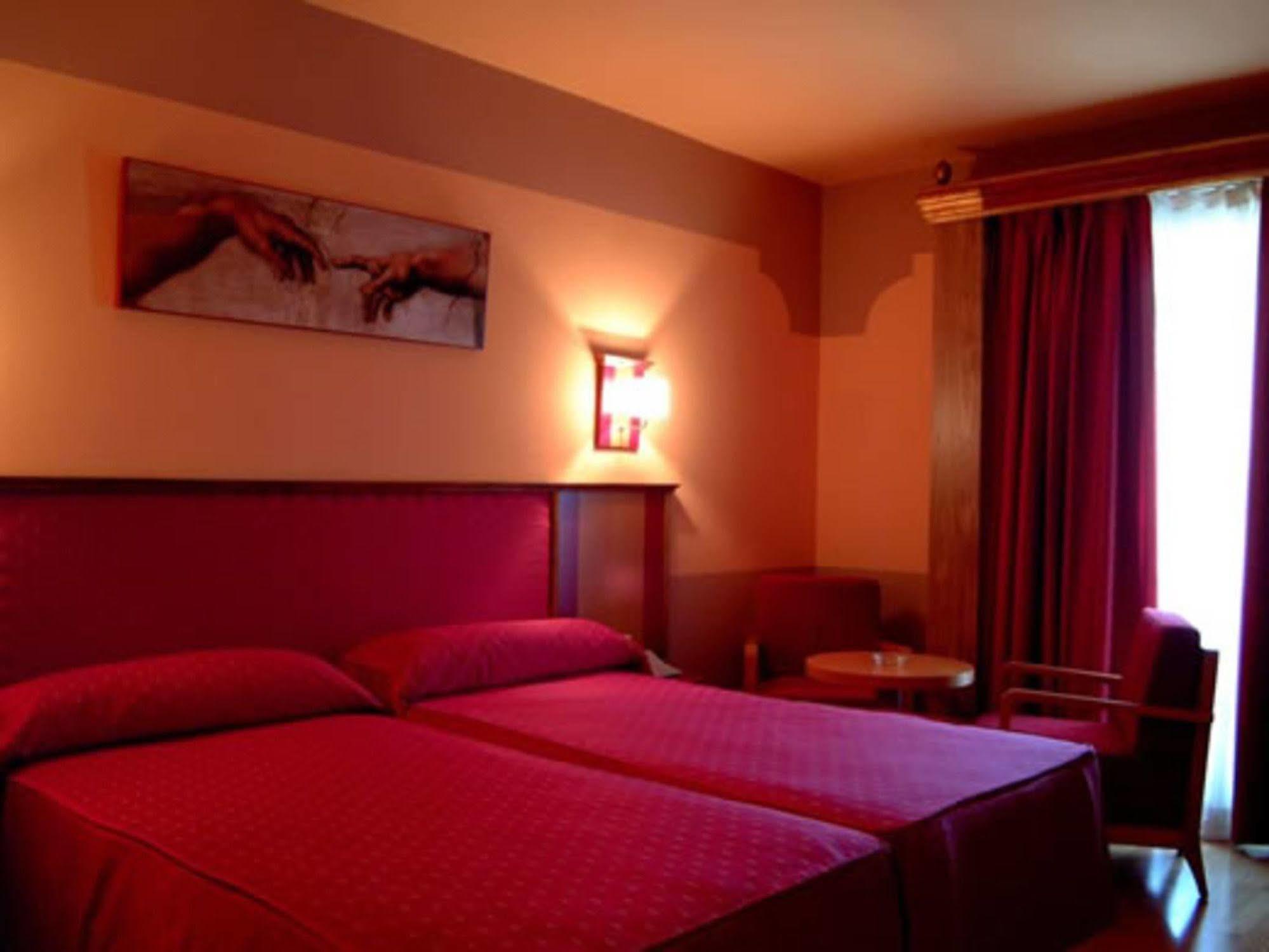 Hotel Fuente Las Piedras Cabra Eksteriør bilde